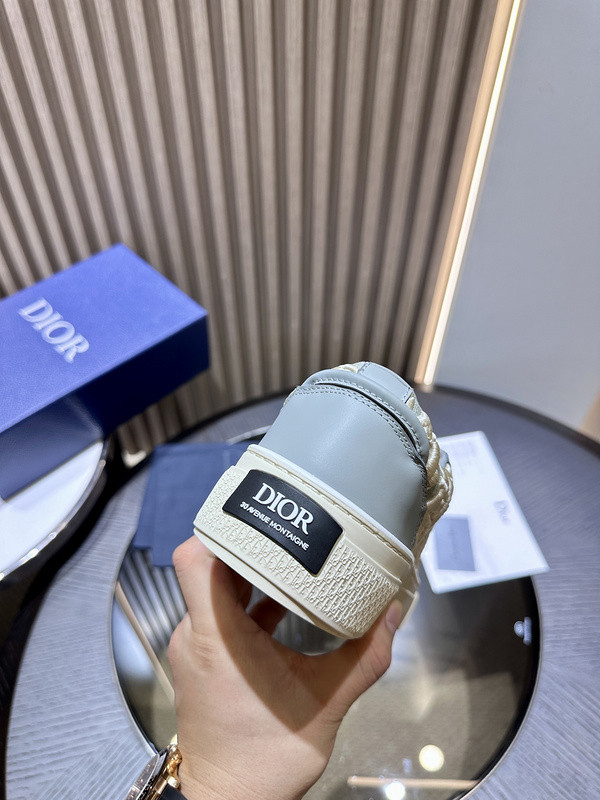 DR B33 SNEAKER