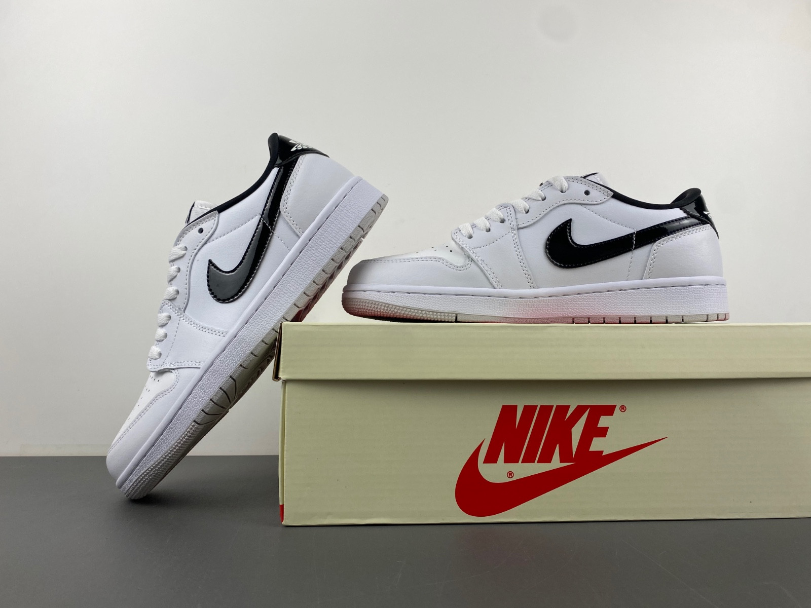 Air Jordan 1 Low
