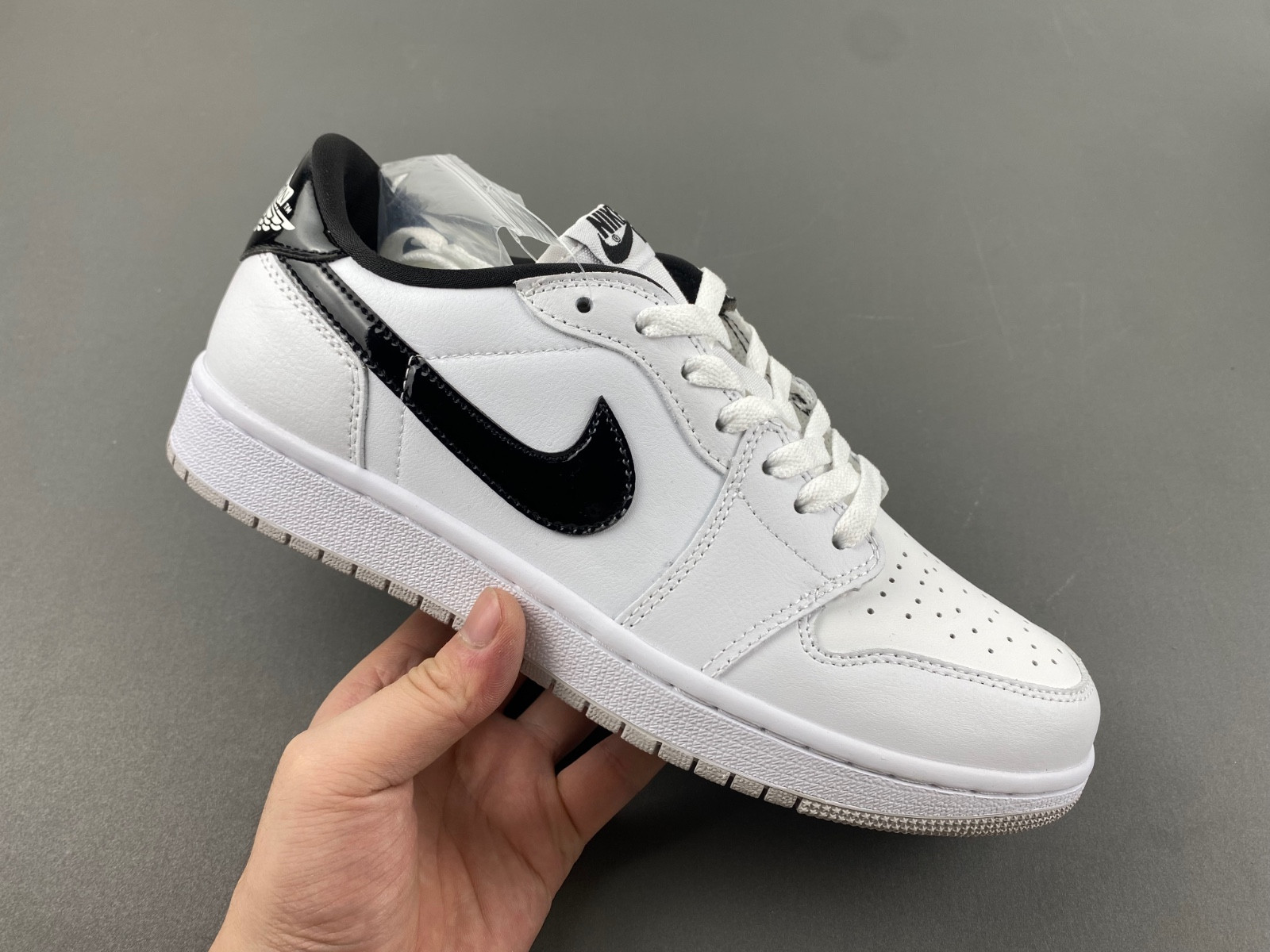 Air Jordan 1 Low