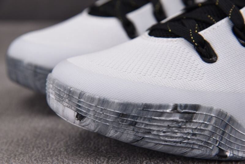 Nike Kobe 9 Elite Low EM Protro