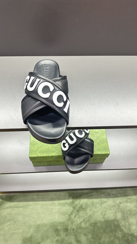 GUC LEATHER SLIDE