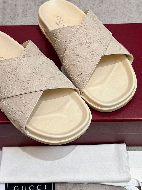 GUC LEATHER SLIDE