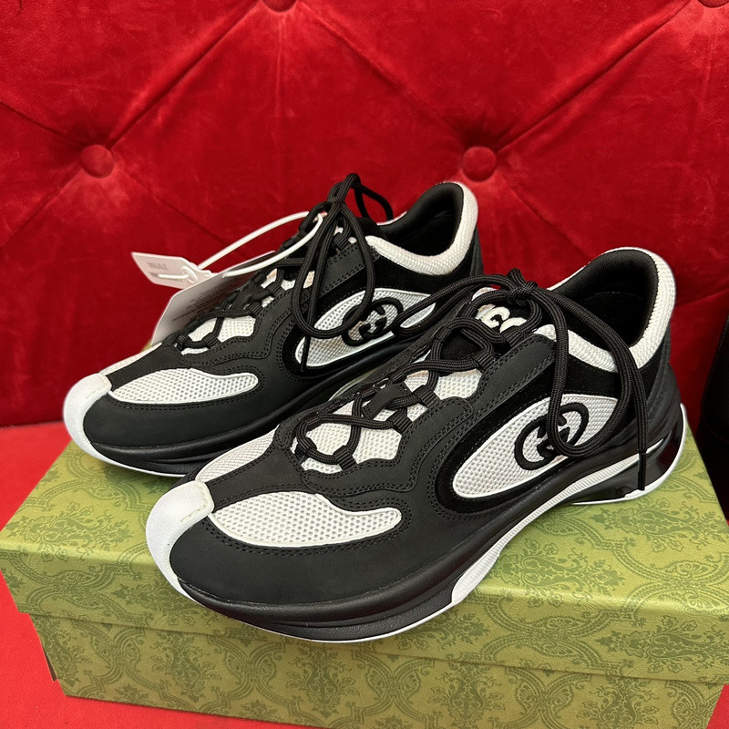 GUCC Run Lace-up Sneakers