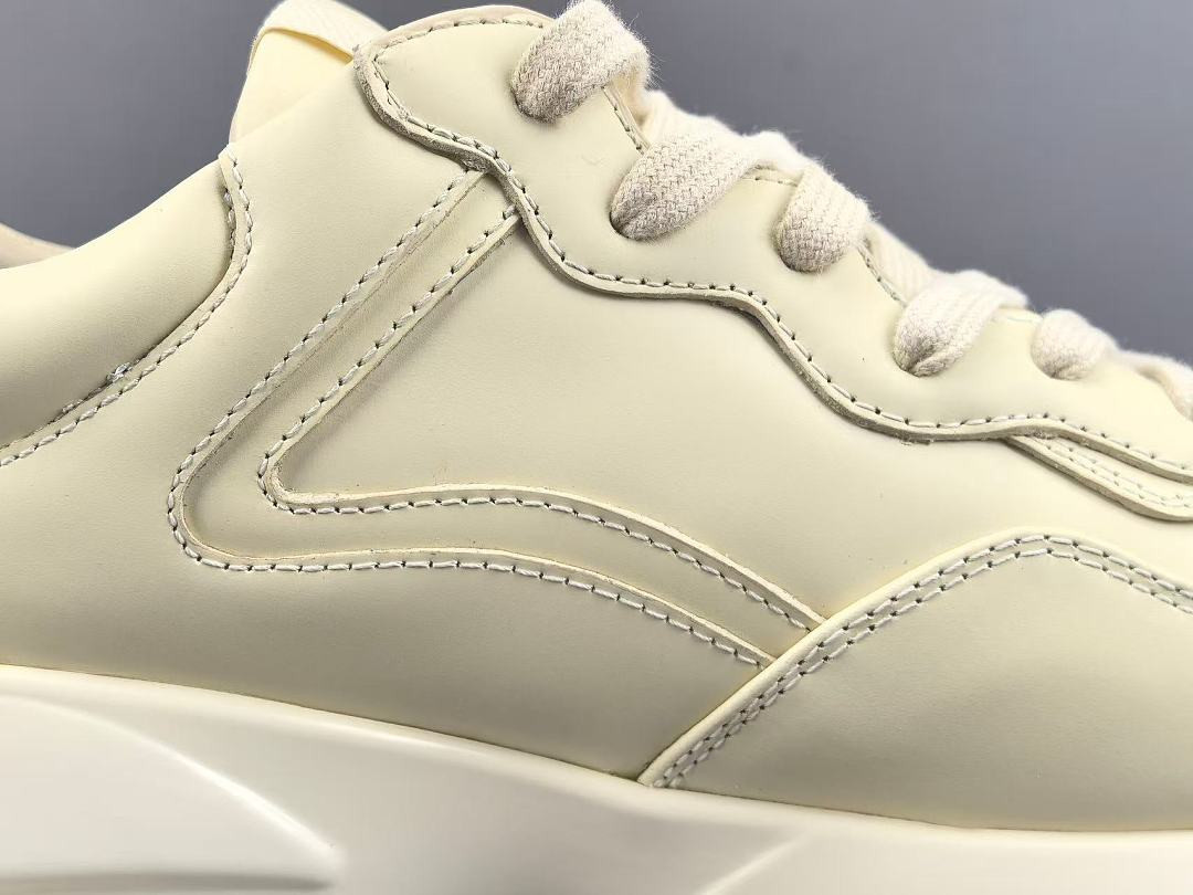Gvc*1 SNEAKERS