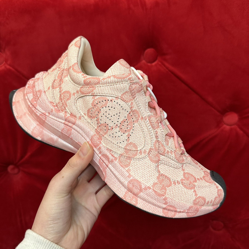 GUCC Run Lace-up Sneakers