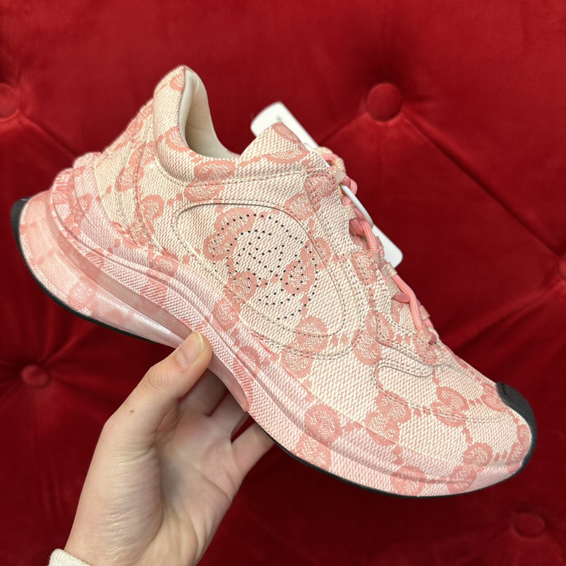GUCC Run Lace-up Sneakers