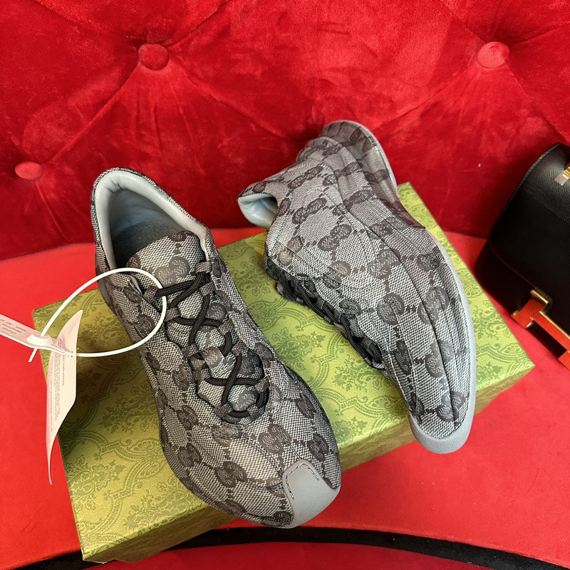 GUCC Run Lace-up Sneakers