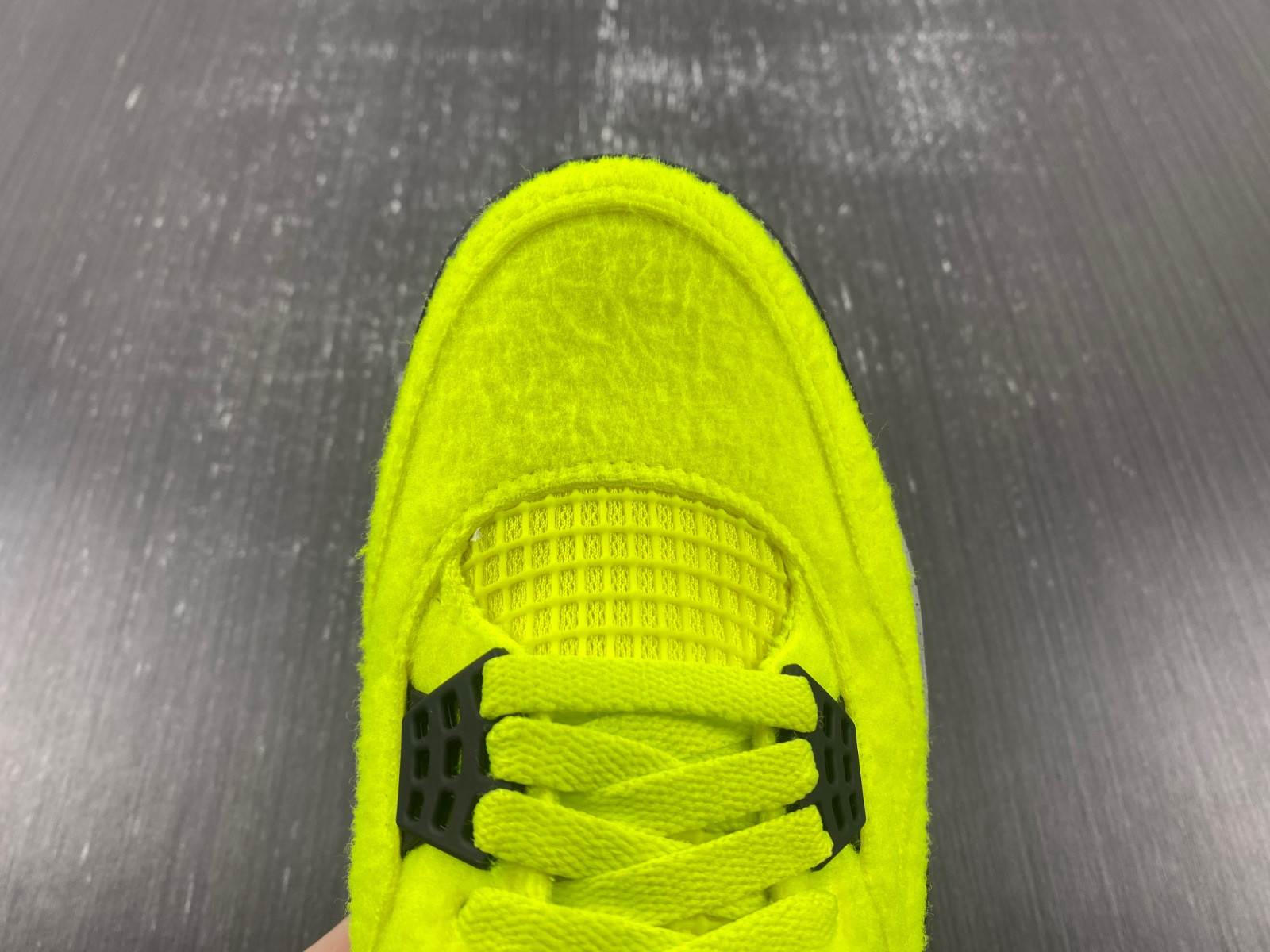 Air Jordan 4 Retro DV6773-700