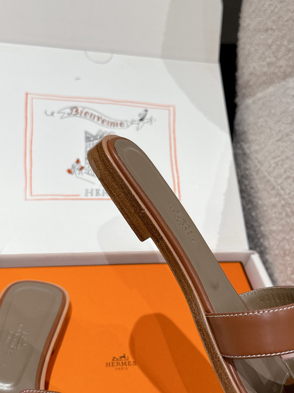 H*rmes Sandals