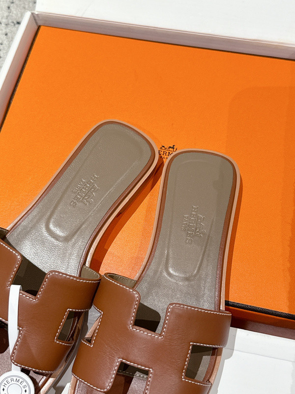 H*rmes Sandals