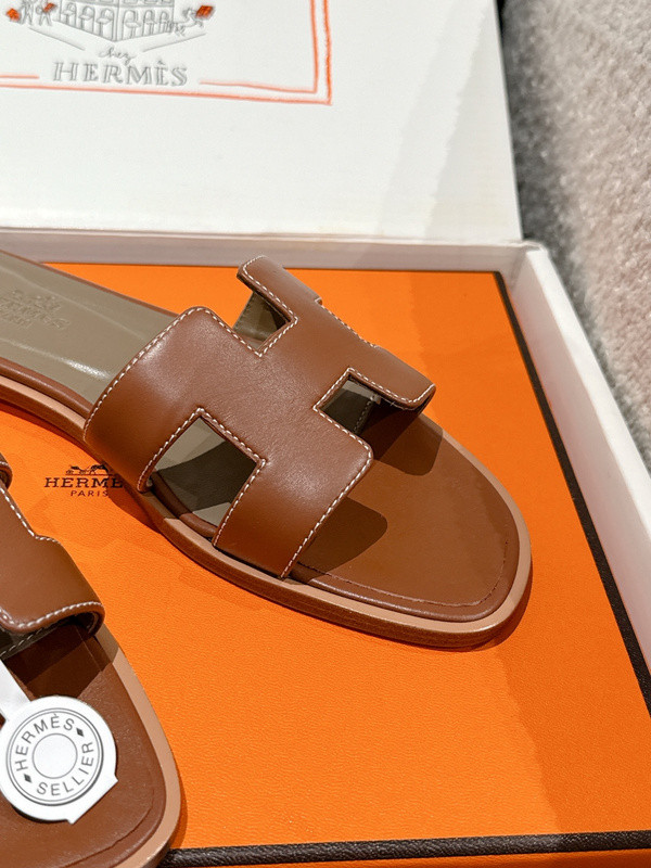 H*rmes Sandals