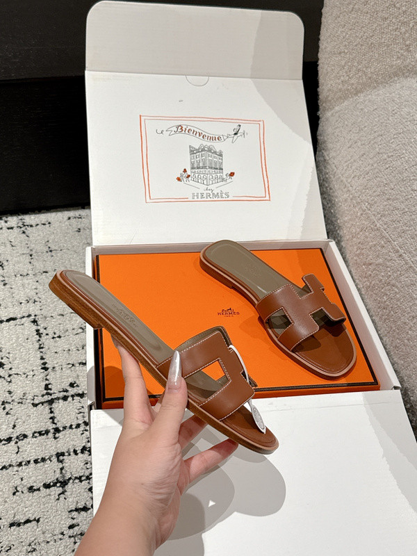 H*rmes Sandals