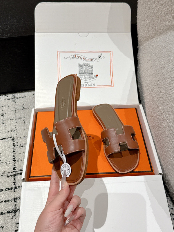H*rmes Sandals
