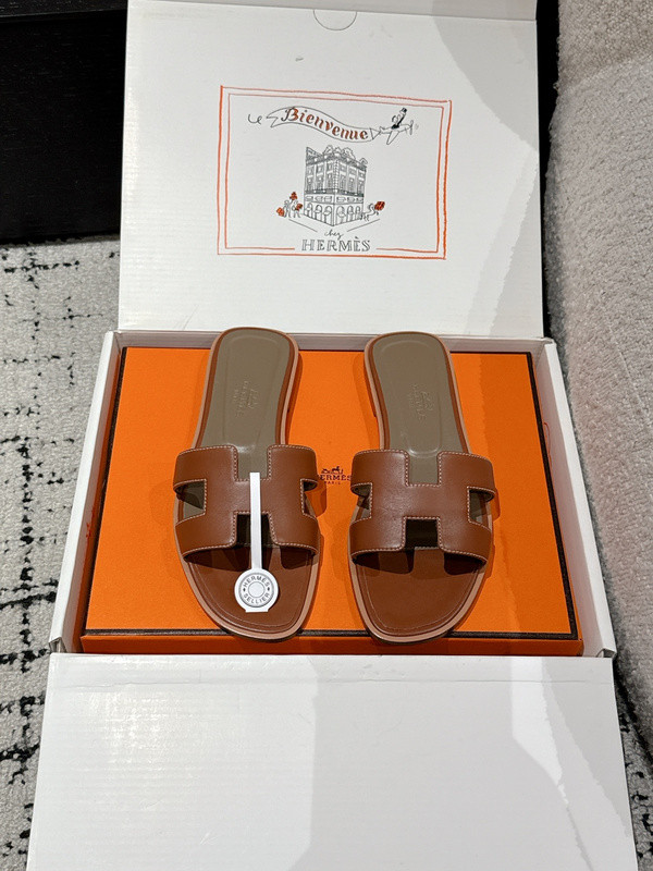 H*rmes Sandals
