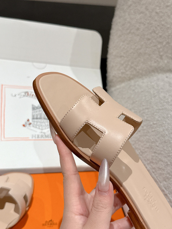 H*rmes Sandals