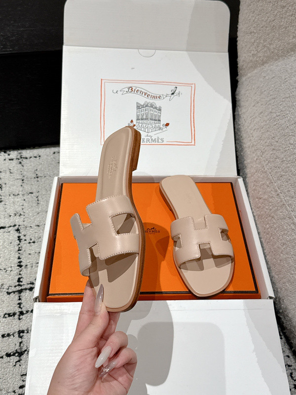 H*rmes Sandals