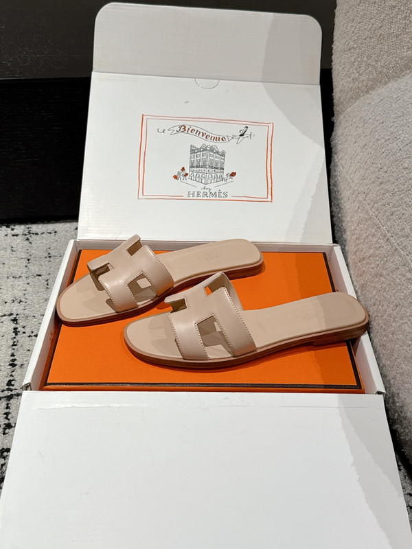 H*rmes Sandals