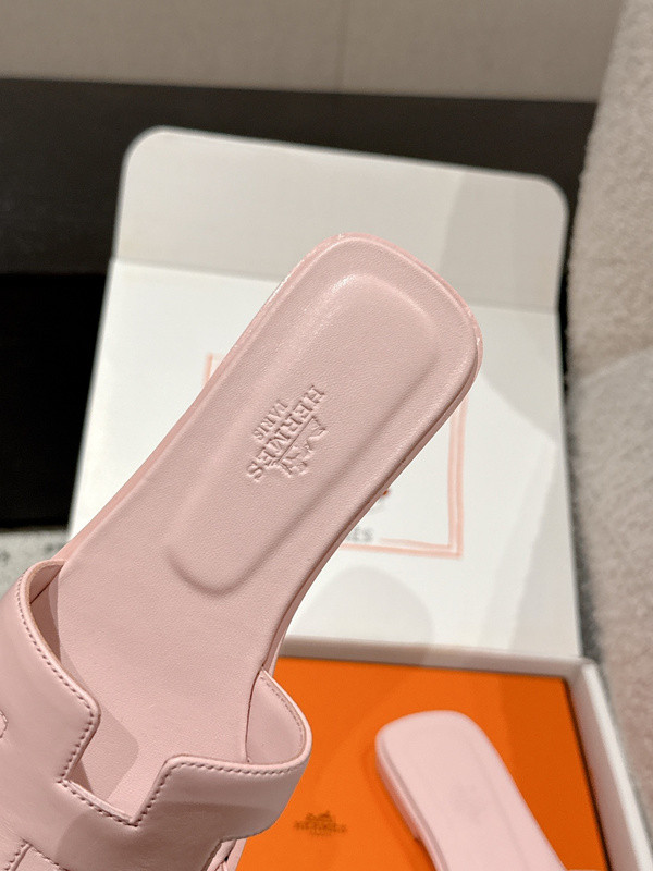 H*rmes Sandals