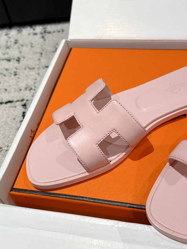 H*rmes Sandals