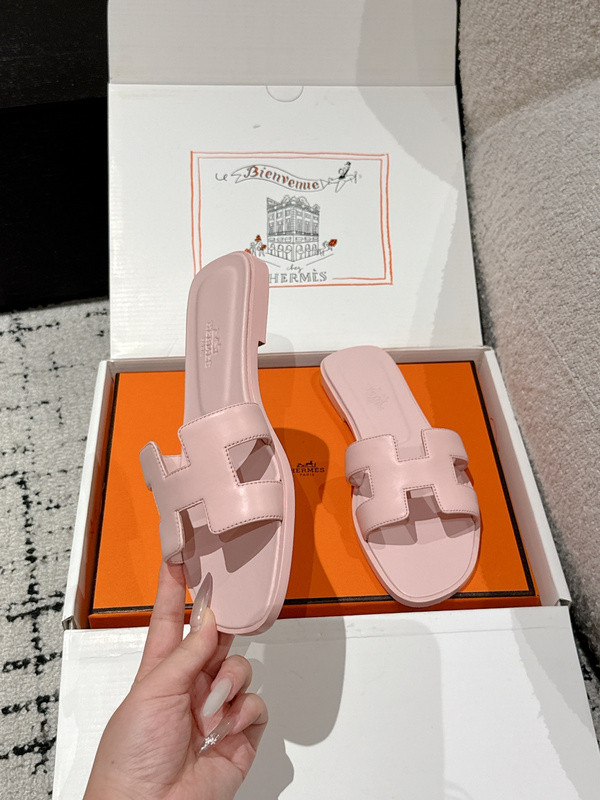 H*rmes Sandals