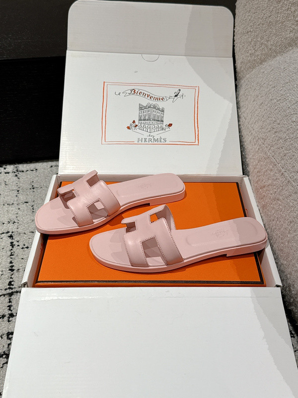 H*rmes Sandals