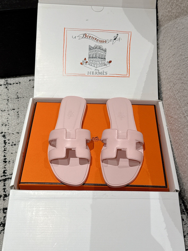H*rmes Sandals