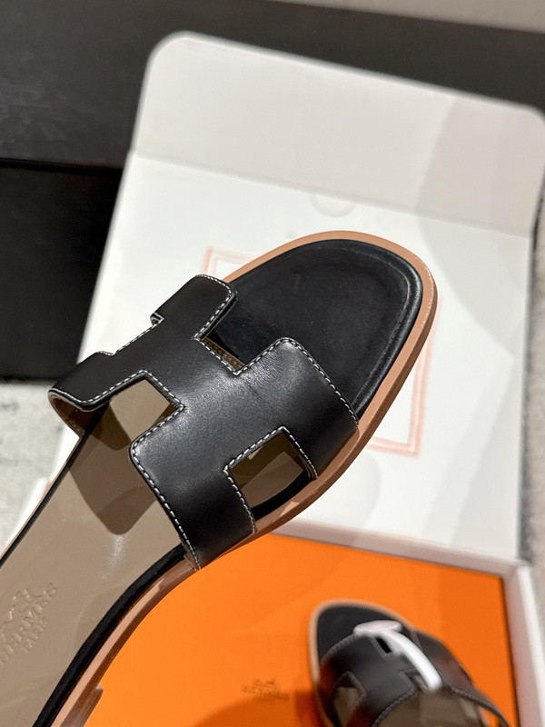 H*rmes Sandals