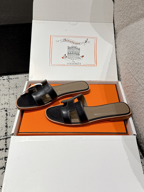H*rmes Sandals