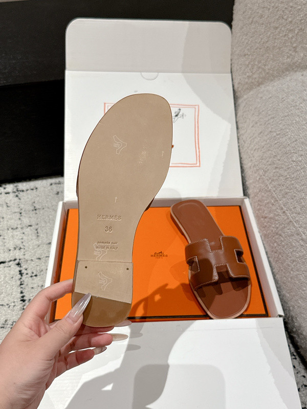 H*rmes Sandals
