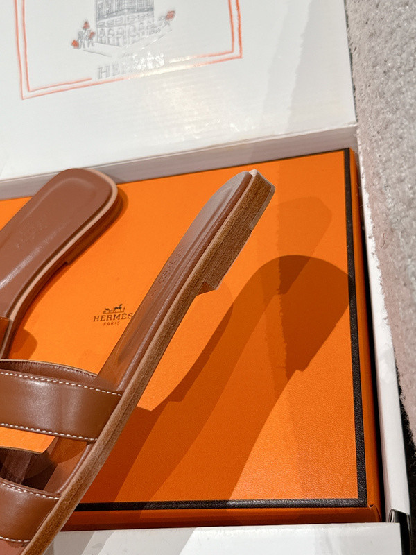 H*rmes Sandals