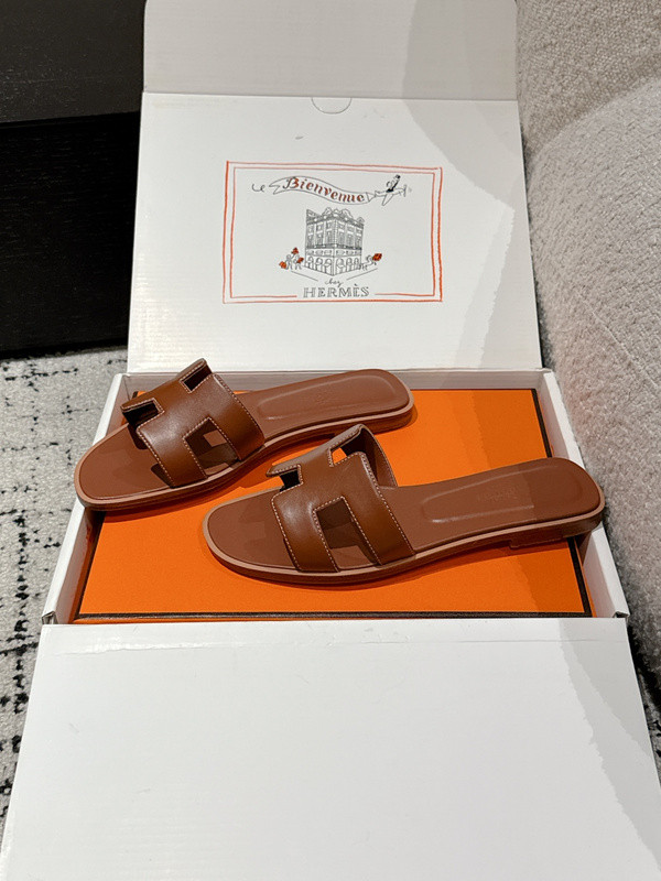 H*rmes Sandals