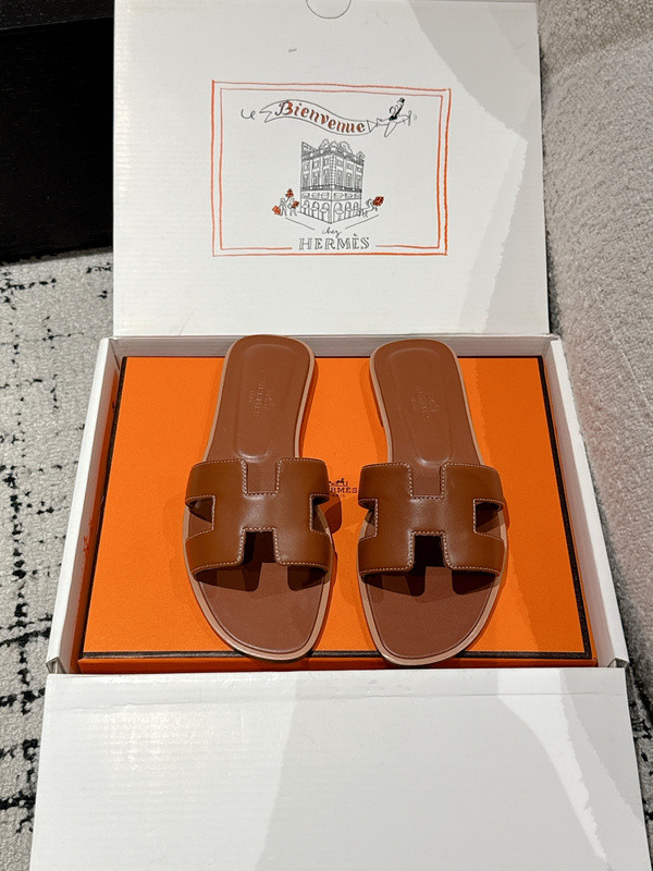 H*rmes Sandals