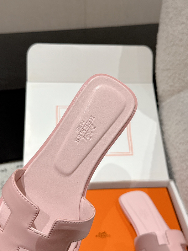 H*rmes Sandals