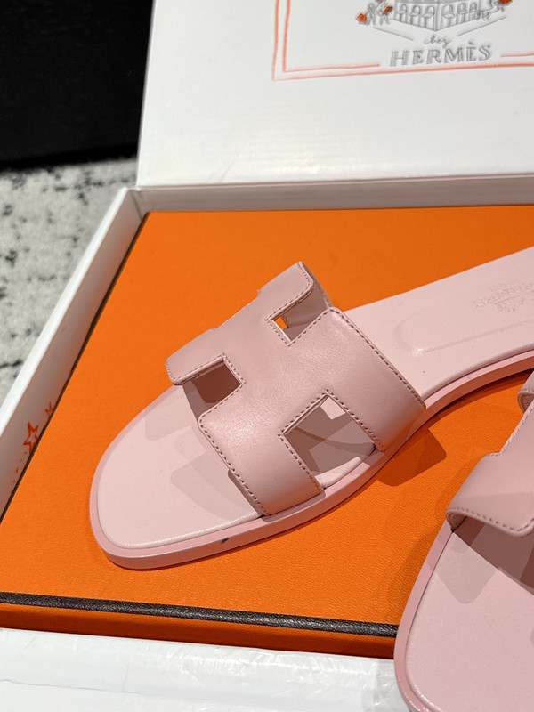 H*rmes Sandals