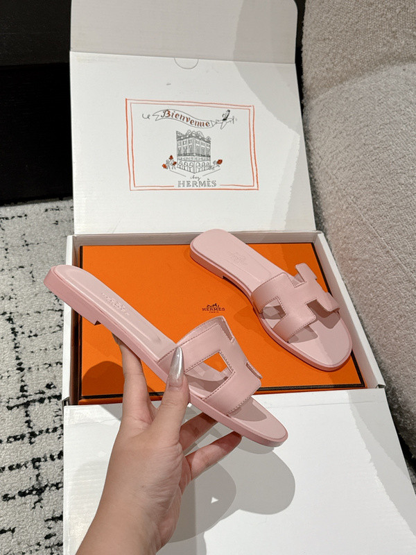 H*rmes Sandals
