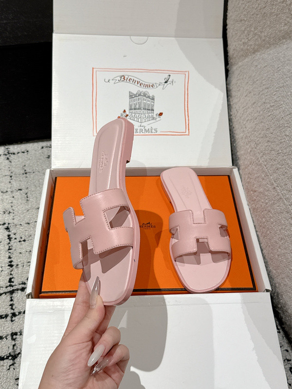 H*rmes Sandals