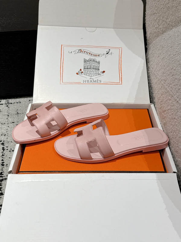 H*rmes Sandals