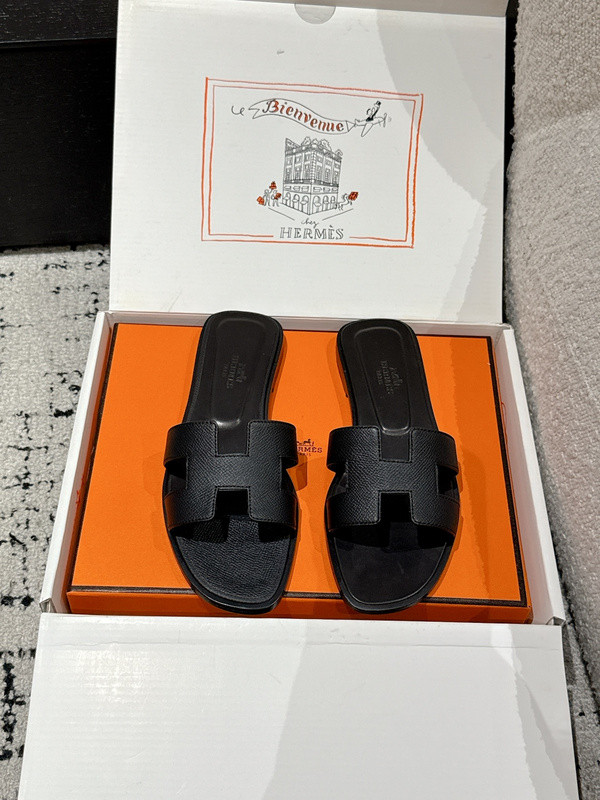 H*rmes Sandals