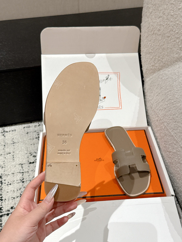 H*rmes Sandals