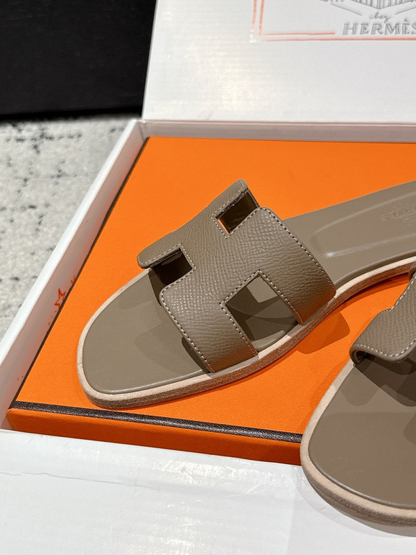 H*rmes Sandals