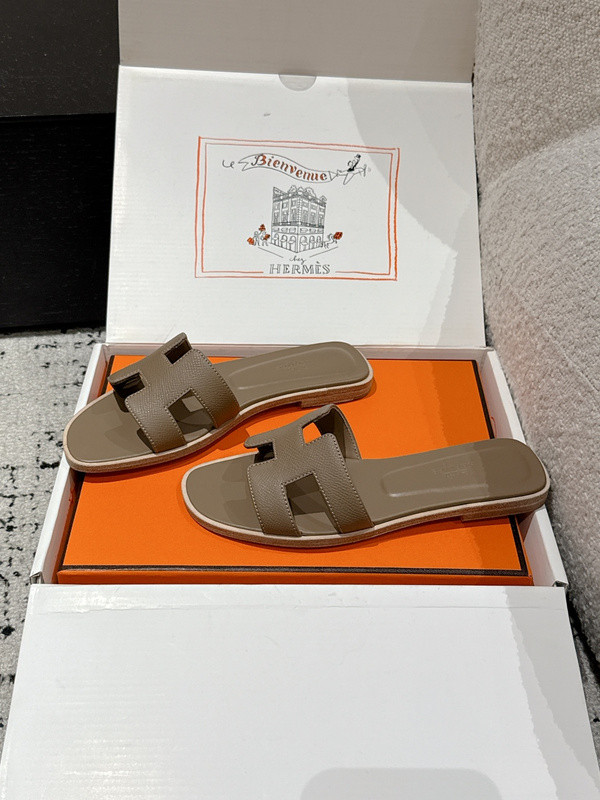 H*rmes Sandals