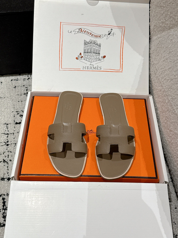 H*rmes Sandals