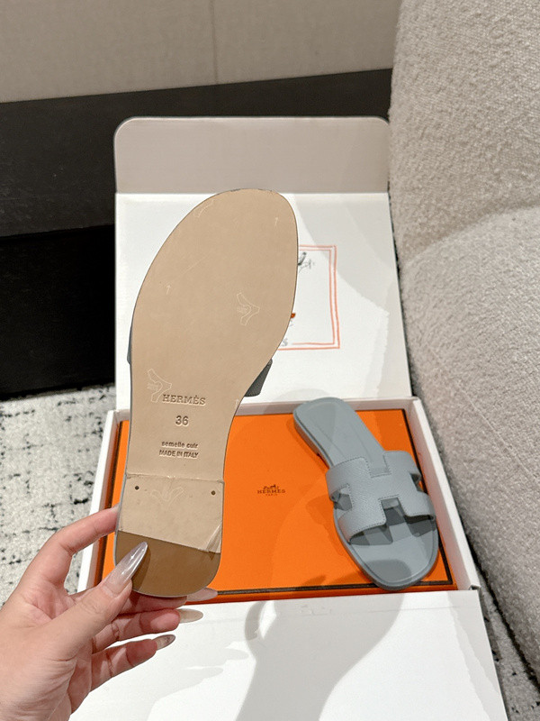 H*rmes Sandals