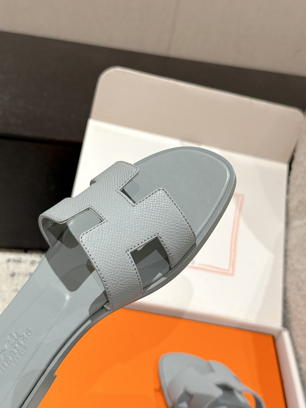 H*rmes Sandals