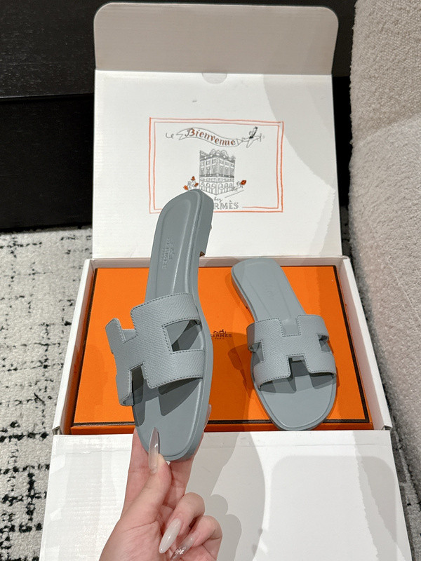 H*rmes Sandals