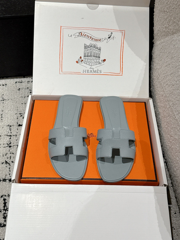H*rmes Sandals
