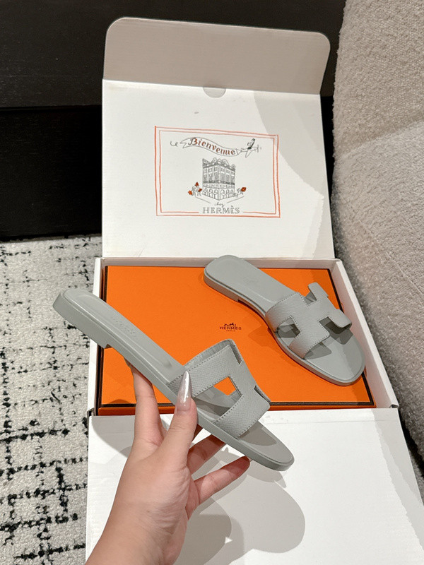 H*rmes Sandals