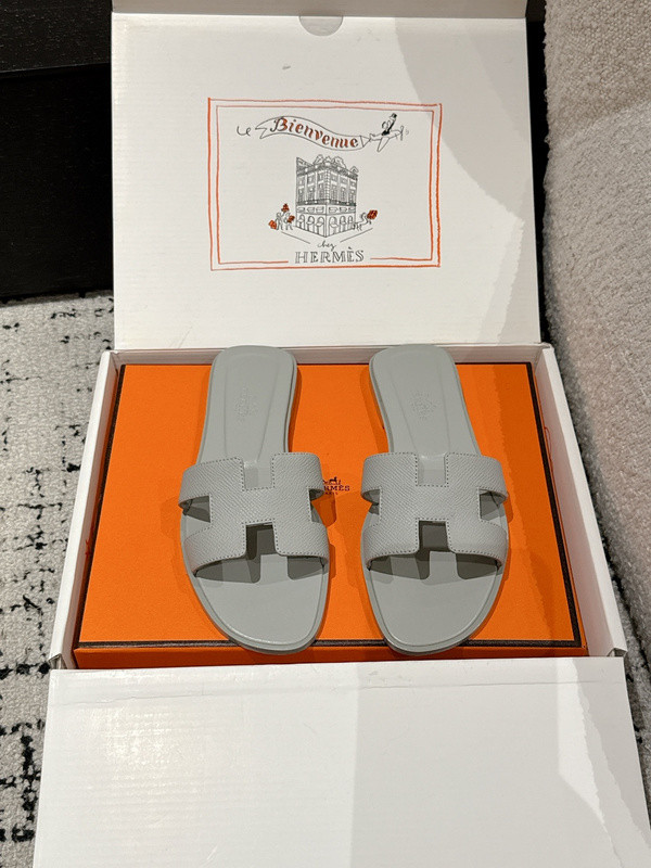 H*rmes Sandals