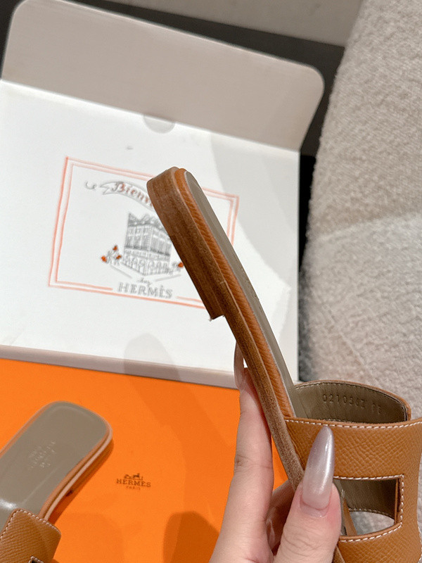 H*rmes Sandals