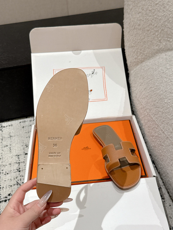H*rmes Sandals